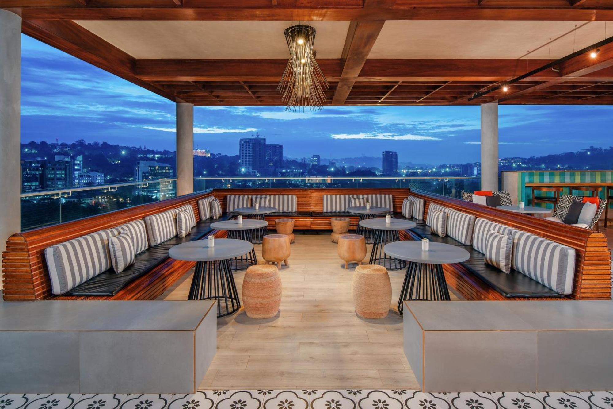 Four Points By Sheraton Kampala Exterior photo