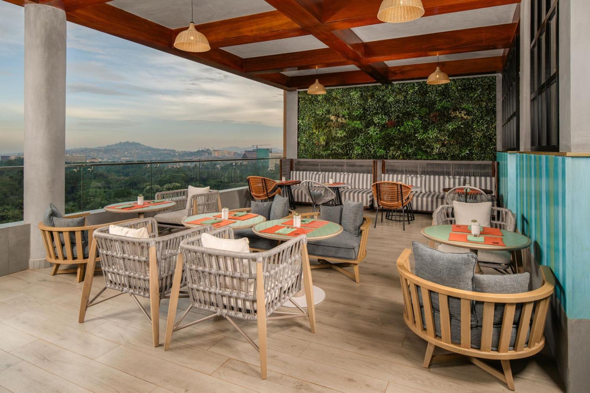 Four Points By Sheraton Kampala Exterior photo